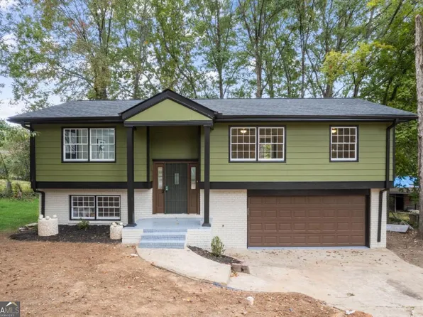 6388 Thornhedge Dr, Riverdale, GA 30296