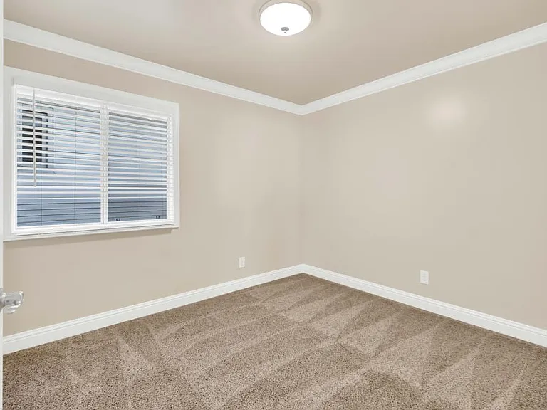2418 V St #4 — Photo 5