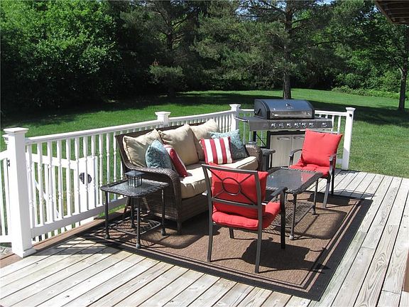 2nd image of 109 Hunters Creek Dr
