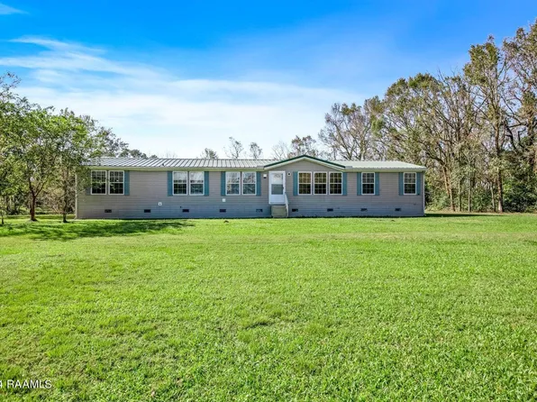 1329 S Henry St, Abbeville, LA 70510