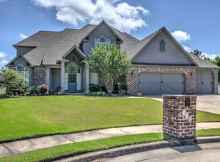 213 N Forest Ridge Blvd, Broken Arrow, OK 74014