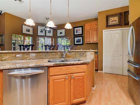4th image of 217 Harbour Gardens Ct
