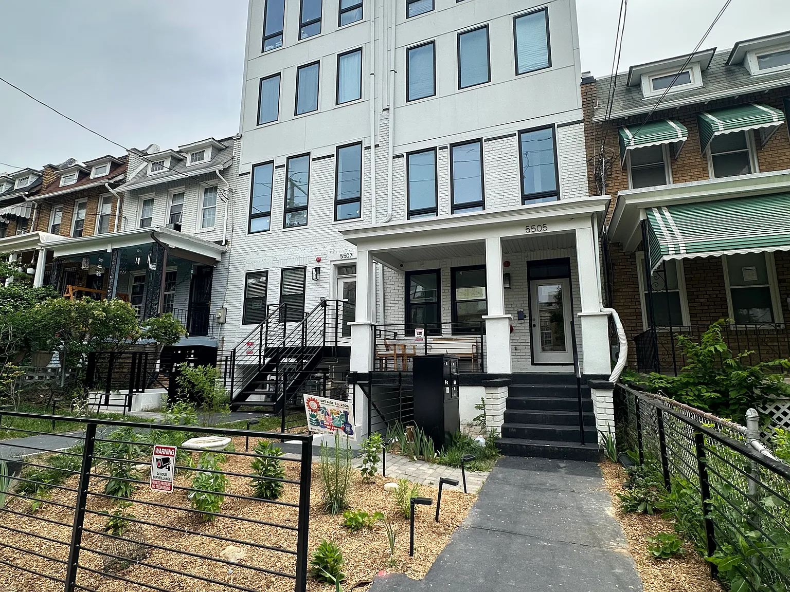 2 bed, 2.5 bath, 850 sqft, $2,800 — Photo 2