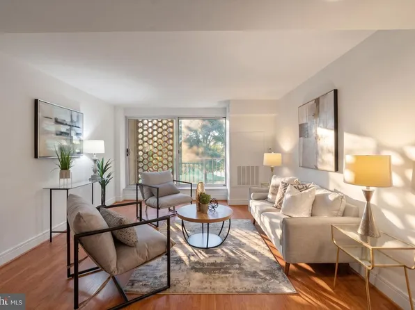 800 4th St SW APT N201, Washington, DC 20024