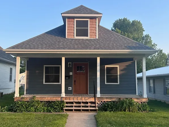 2016 Chestnut St, Quincy, IL 62301