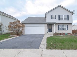 1050 Monterey Dr, Romeoville, IL 60446