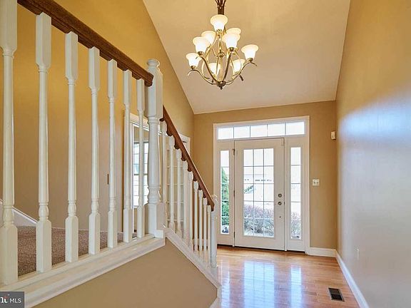 3rd image of 195 Meadow Flower Cir