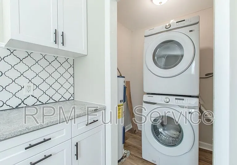 1002 N Maple St #A — Photo 12