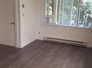 959 Nut Plains Rd APT 3, Guilford, CT 06437