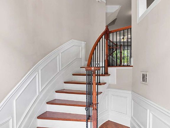 3rd image of 2203 Cumberland Pkwy SE Unit 304