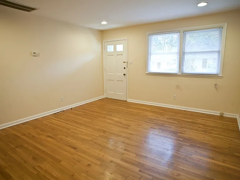 611 Hillsborough St — Photo 4