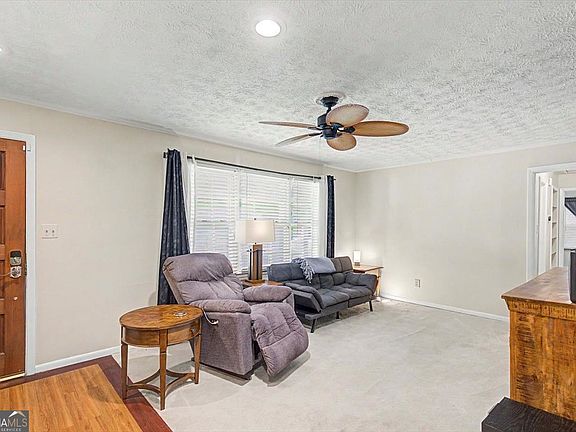 5th image of 154 Azalea Ave