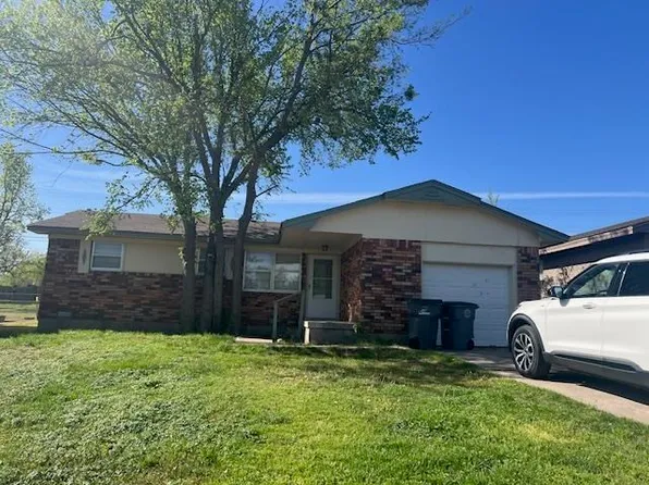 6414 NW Compass Dr, Lawton, OK 73505