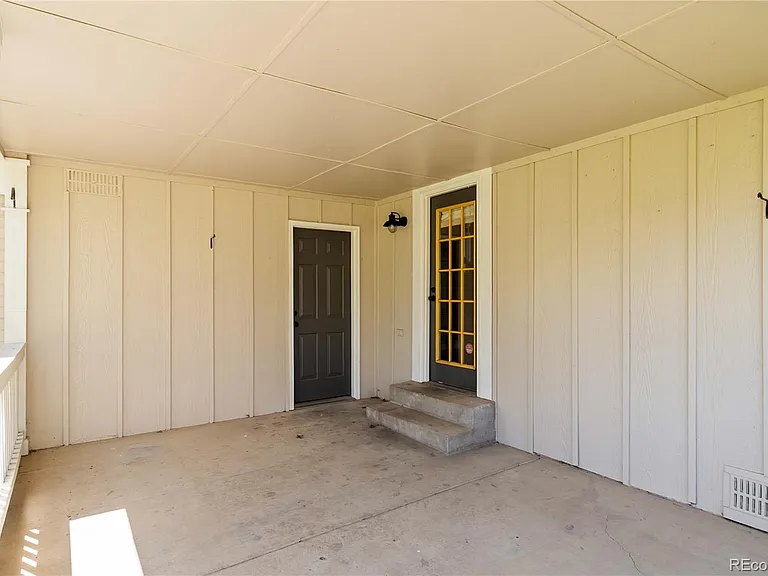 19713 Applewood Ct — Photo 5