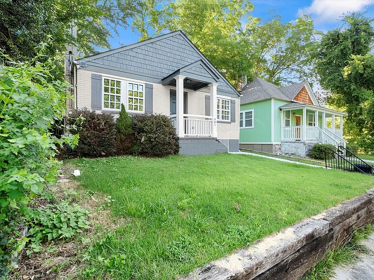 481 Griffin St NW — Photo 3
