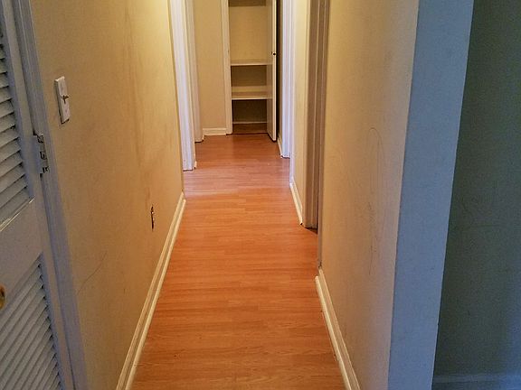3rd image of 287 Dorchester Manor Blvd