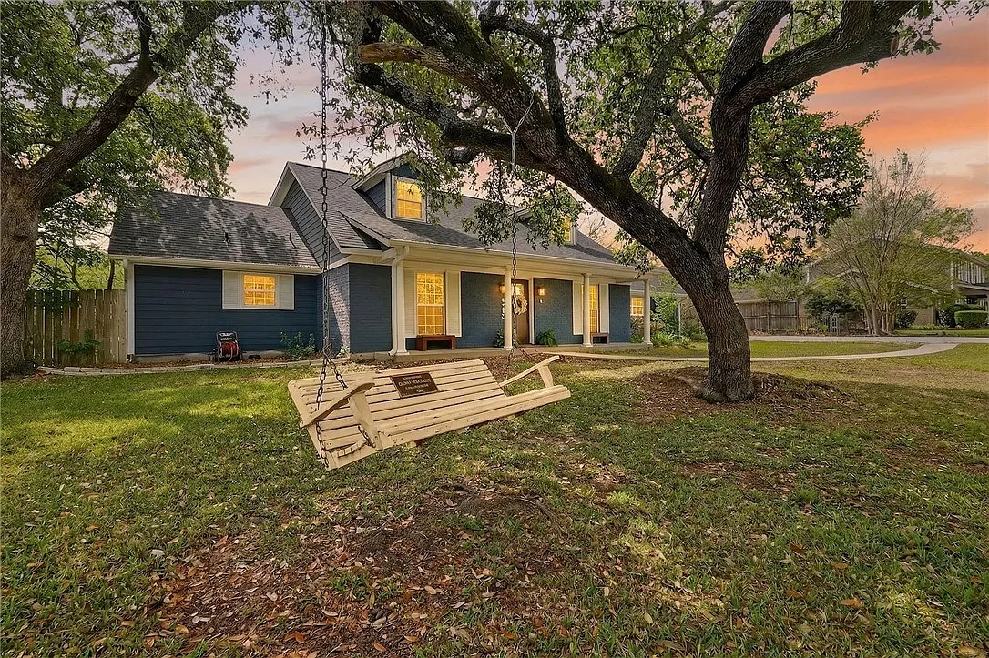 4 bed, 3162 sqft, $5,000 — Photo 3