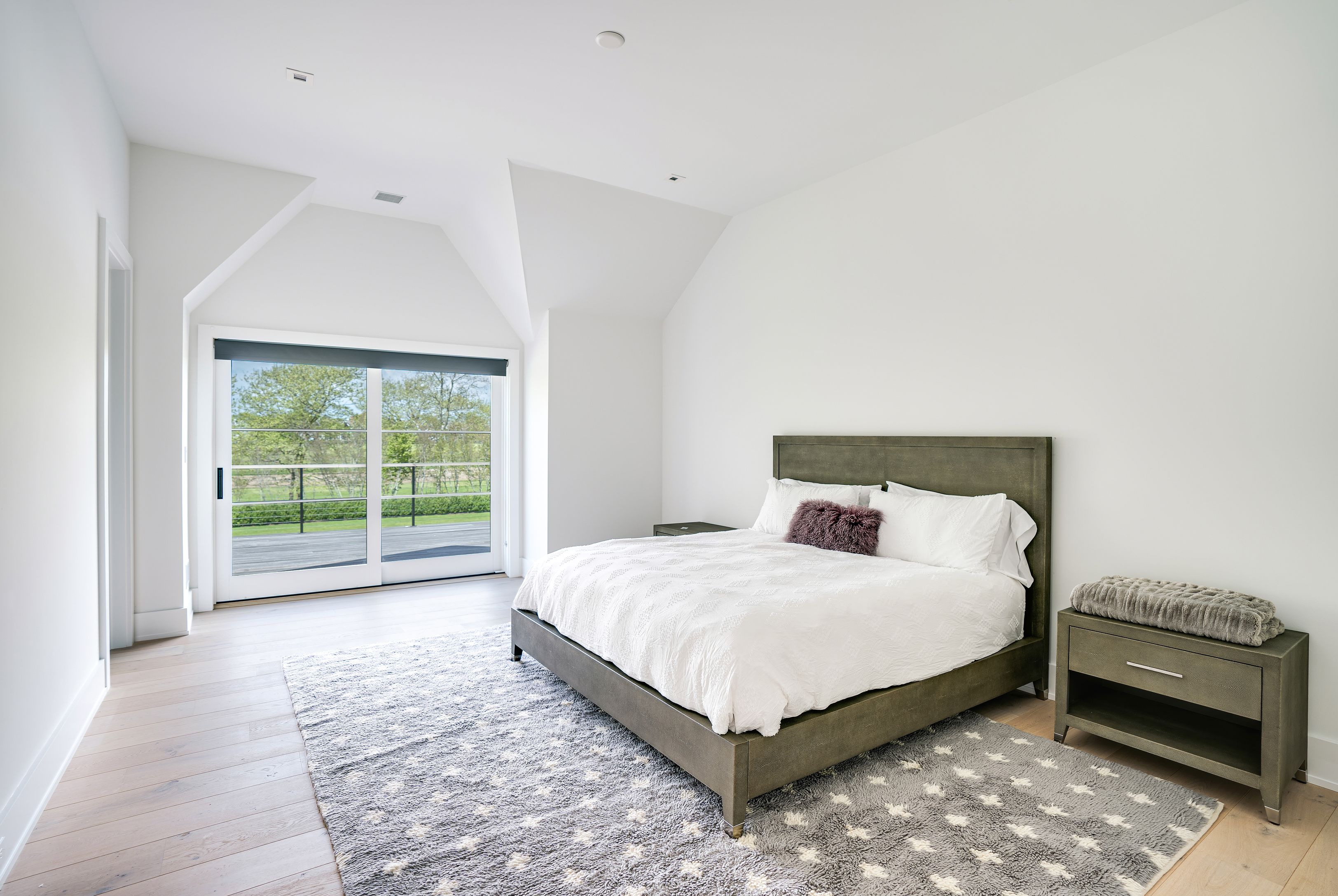 156 Summerfield Ln, Water Mill, NY 11976 Out East