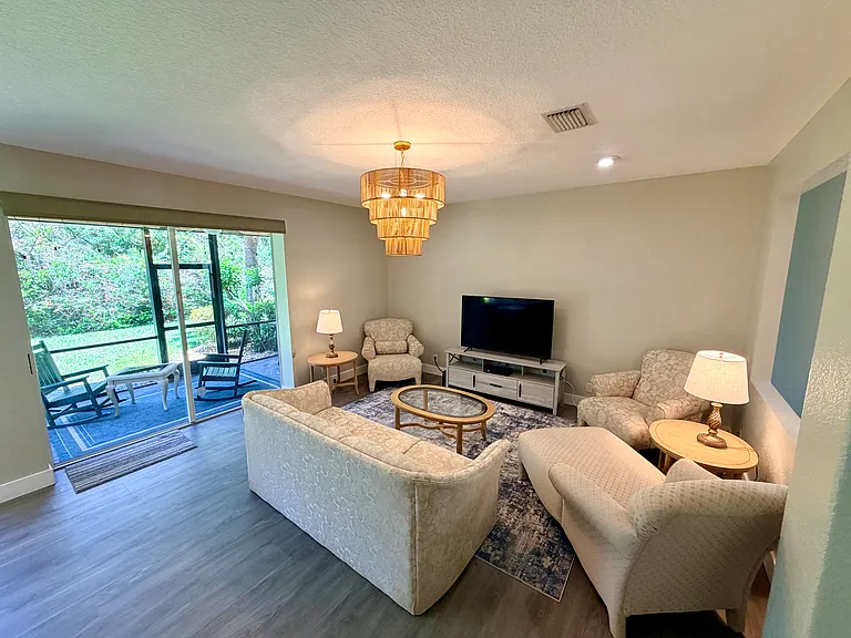 5745 SE Crooked Oak Ave — Photo 5