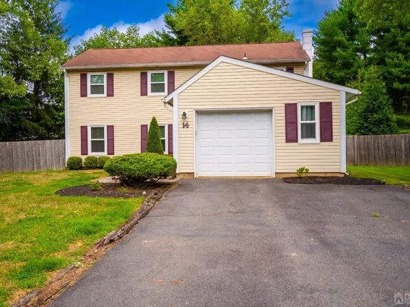 14 S Linden Ln, Plainsboro, NJ 08536