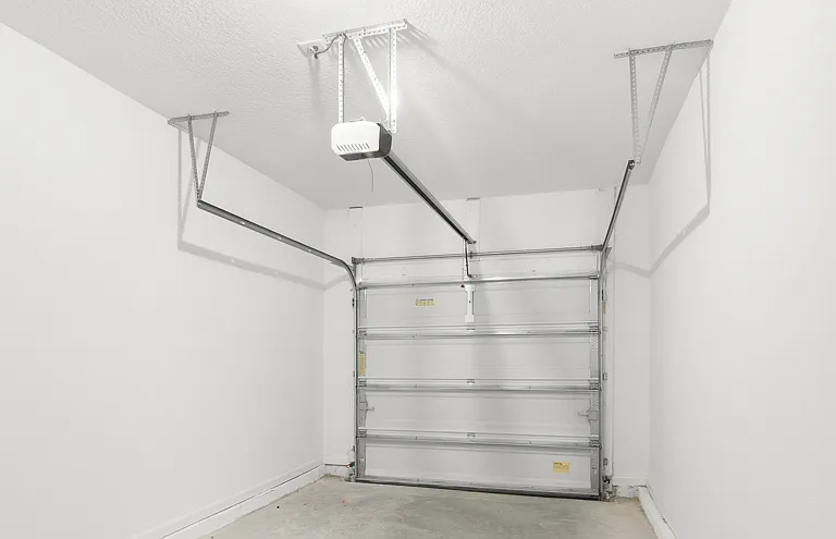 Beacon at Arbours Townhomes — Photo 8