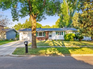 2705 11th St S, Fargo, ND 58103