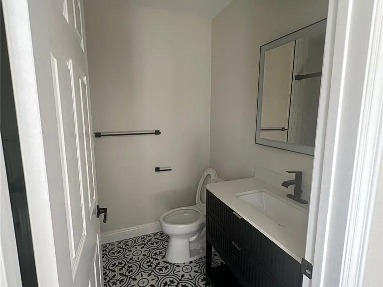 4947 Angeles Vis — Photo 17