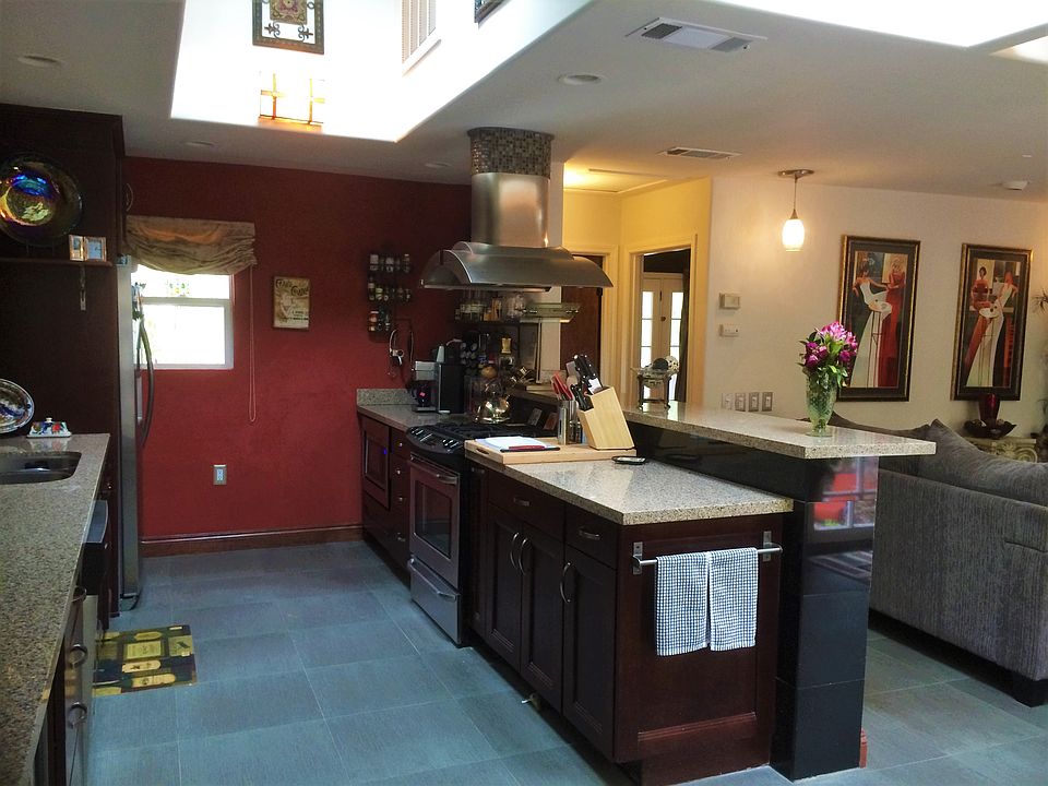 2nd image of 4121 Empis St