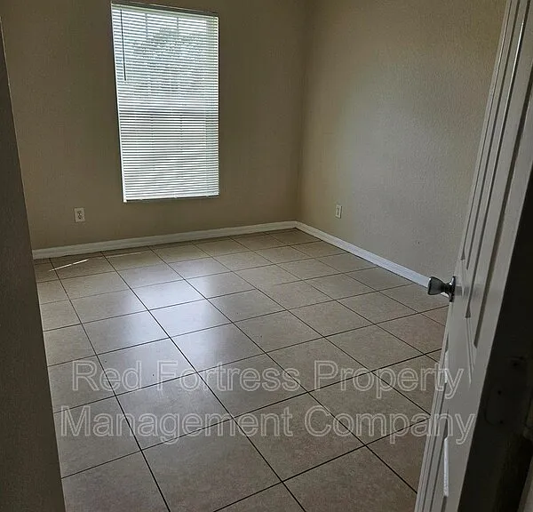 98 Milwaukee Blvd — Photo 3