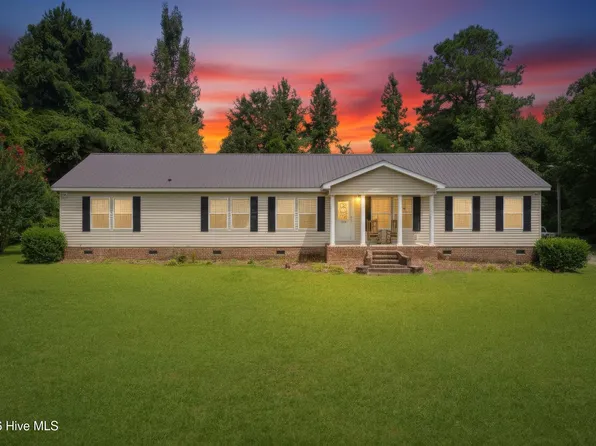 1002 1st Avenue, Whiteville, NC 28472