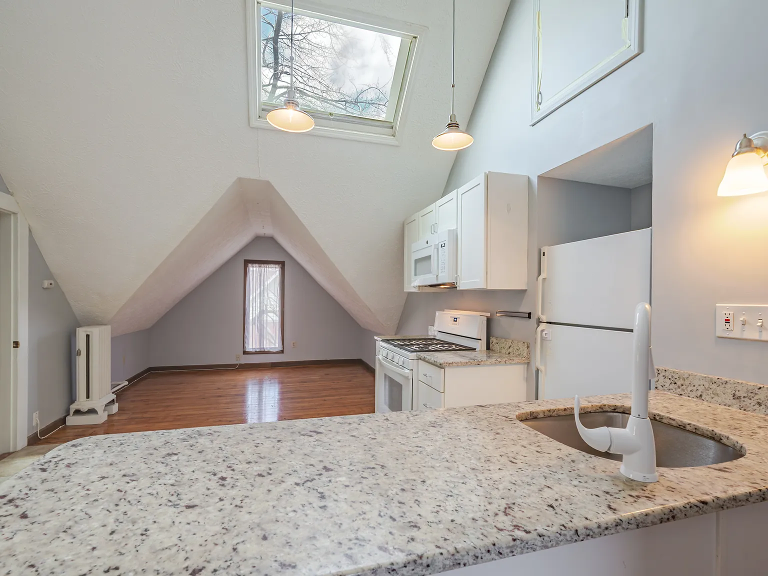 1 bed, 1134 sqft, $1,325 — Photo 3
