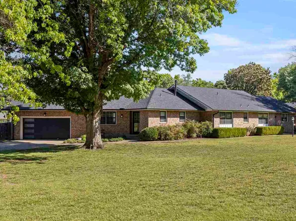 1501 Pioneer Rd, Ponca City, OK 74604