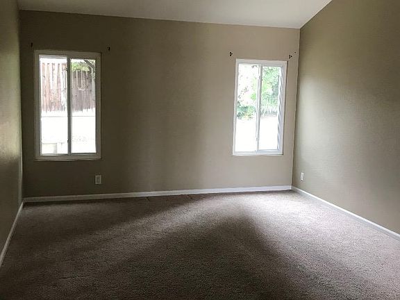 3rd image of 3076 Balgray Ct