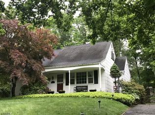 8 Andrew Ct, West Milford, NJ 07480