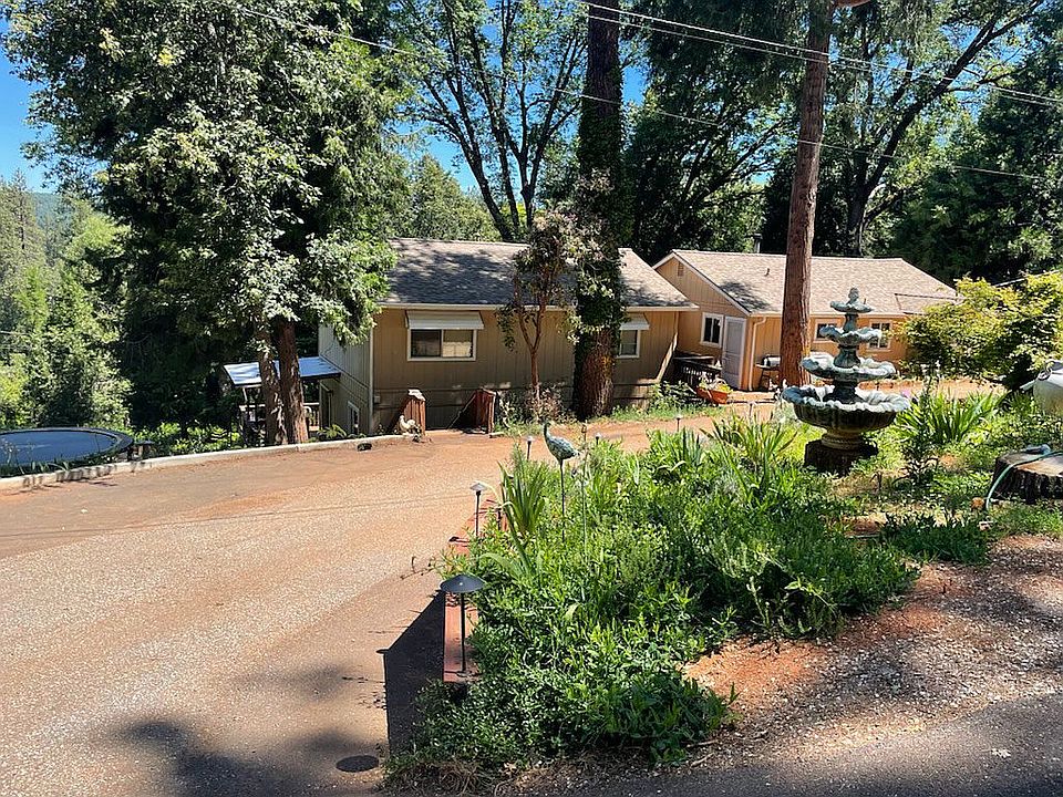 Left view from driveway