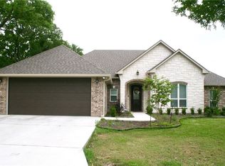 104 Spanish Oak Trl, Cameron, TX 76520
