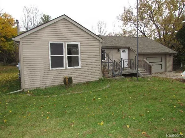 670 W Clark Rd, Ypsilanti, MI 48198