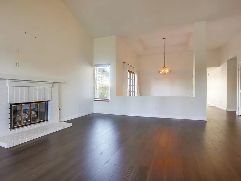 18397 Camberwell Ln — Photo 2