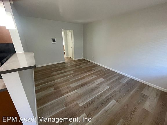 3rd image of 5041-43 Santa Monica Ave #3