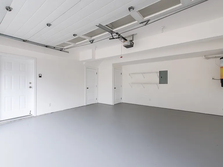 8491 Piper Cres #6 — Photo 2
