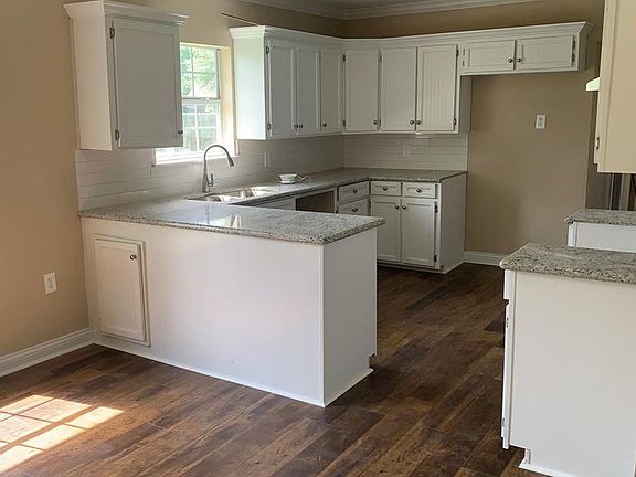 3rd image of 1010 Johnson Ave