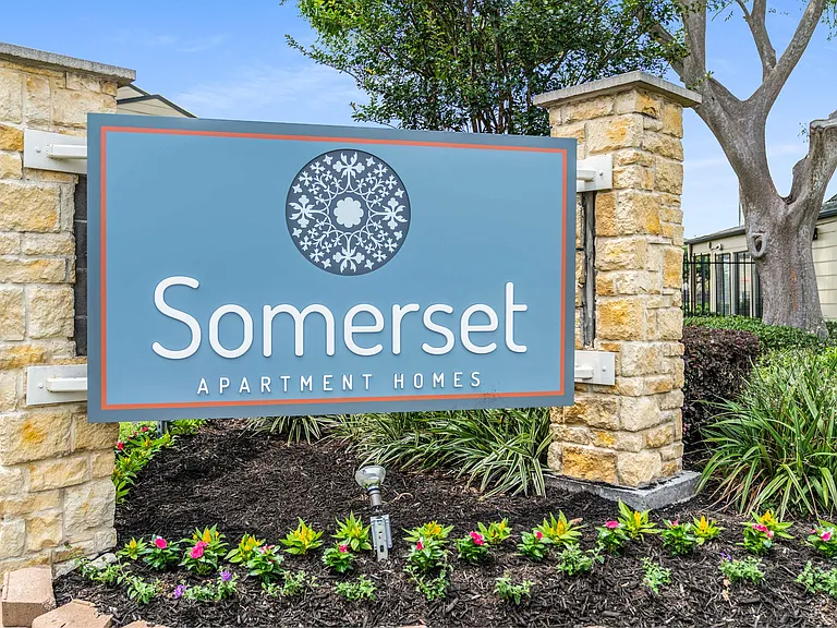 Somerset — Photo 1