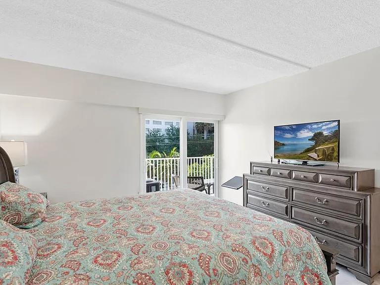 95 N Birch Rd #405 — Photo 13