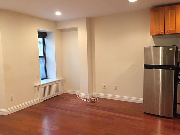 4th image of 310 W 90th St APT 1A