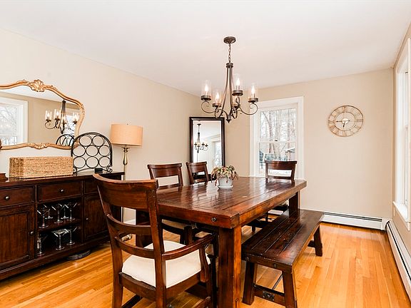 4th image of 7 Woodridge Ln