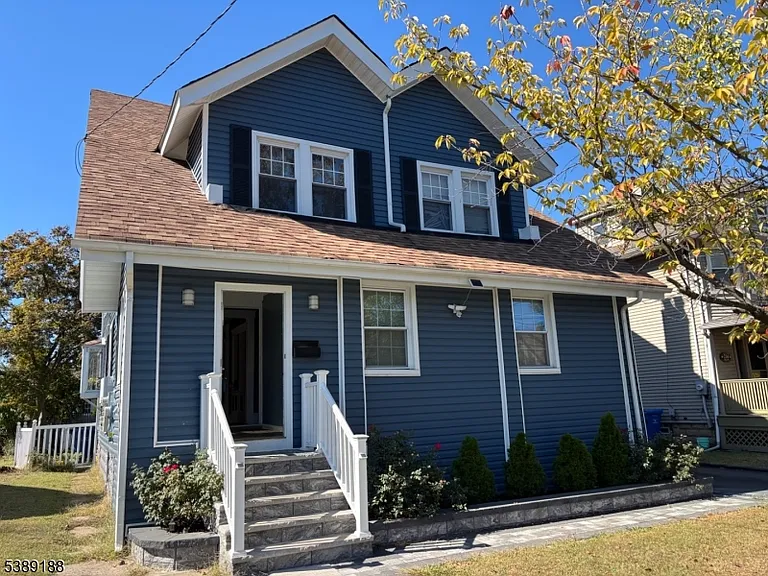 220 S Washington Ave — Photo 1