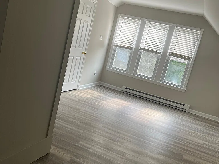 19 Maple Ave N #2 — Photo 10