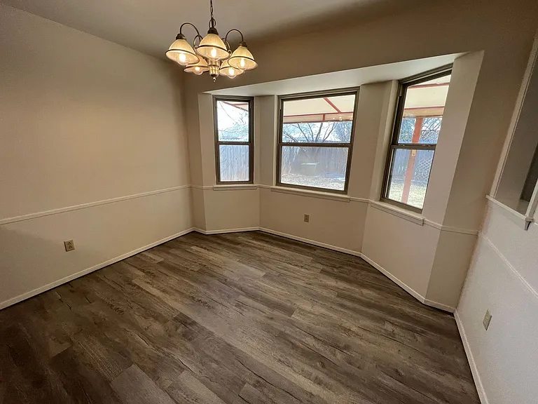 8001 Weehunt Ct — Photo 15