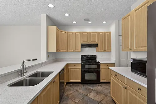 1104 Oakwater Dr Photo 1