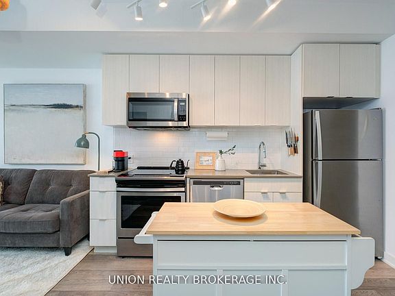 4th image of 2799 Kingston Rd #210